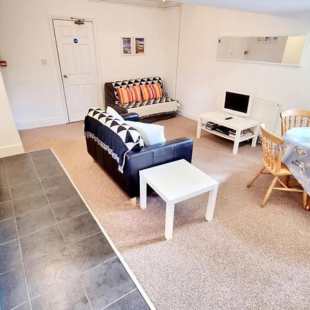 Beachcomber Holiday Apartments Суонидж Экстерьер фото