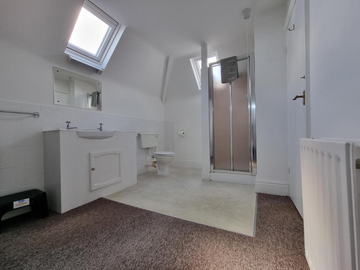 Beachcomber Holiday Apartments Суонидж Экстерьер фото