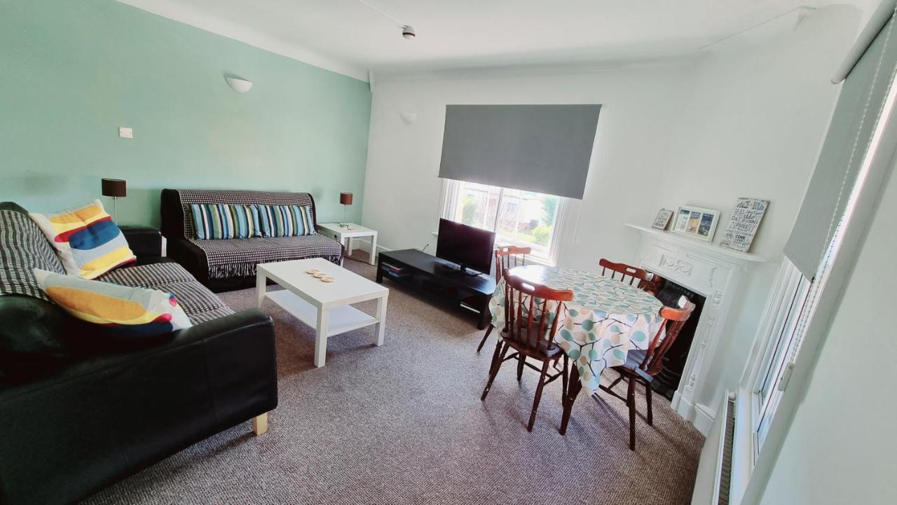 Beachcomber Holiday Apartments Суонидж Экстерьер фото