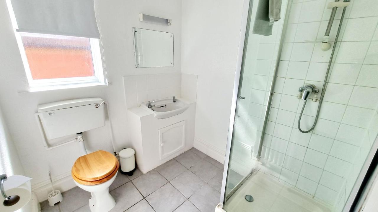 Beachcomber Holiday Apartments Суонидж Экстерьер фото